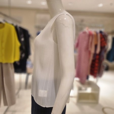 음영주름나시 티블라우스