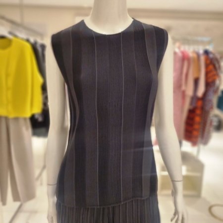 음영주름나시 티블라우스