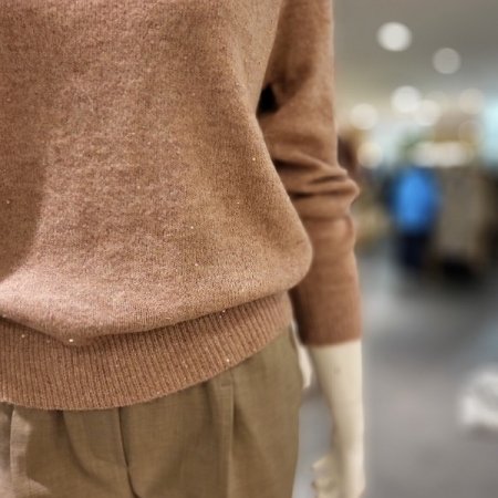 V넥 펄 니트 티셔츠