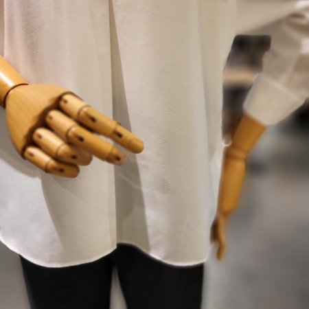 카라넥 블라우스