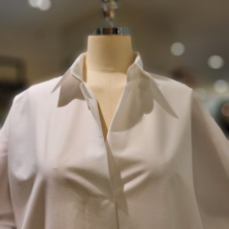 카라넥 블라우스