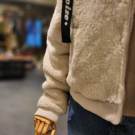 부클 숏 후드 점퍼