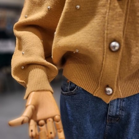 진주 장식 봉소매 가디건