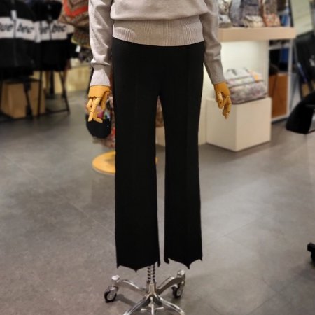 밑단 커팅 일자핏 팬츠