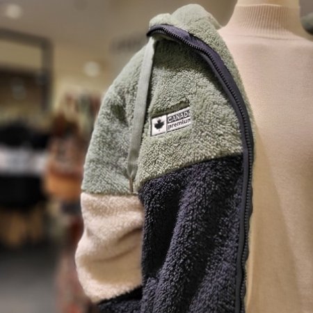 노이즈 부클 점퍼