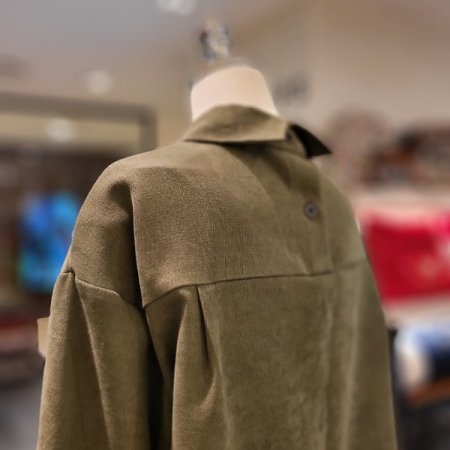 뒷단추 블라우스