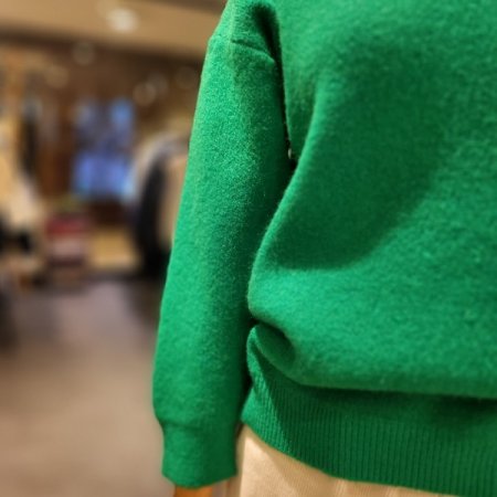 비비드 라운드 니트 티셔츠