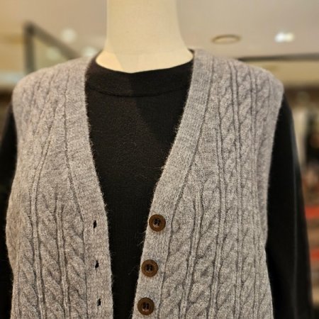 단추 포인트 니트 베스트