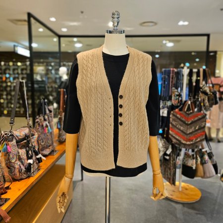 단추 포인트 니트 베스트