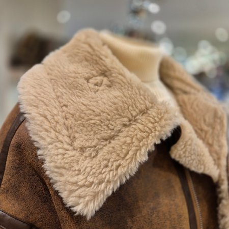 빅카라 무스탕 점퍼