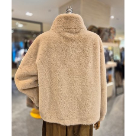 스탠드카라 무스탕