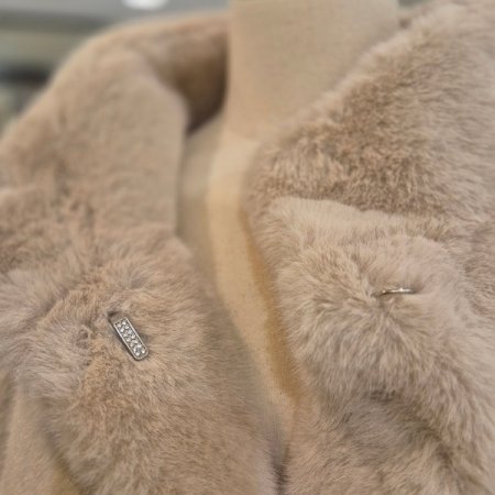 스탠드카라 무스탕