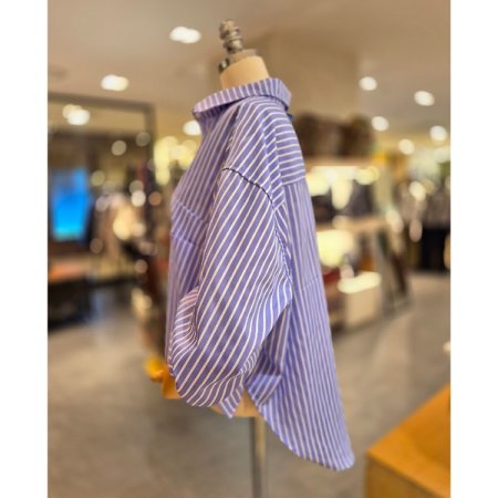 절개선 루즈핏 스트라이프 셔츠