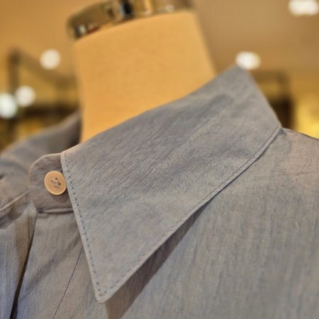 루즈핏 뒷트임 카라 셔츠