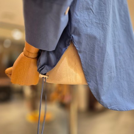 핀턱 주름 언발 카라 셔츠