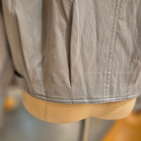 핀턱주름 라운드 레더 점퍼