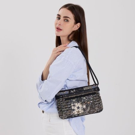 삭루츠 헤이즐 크로스바디백